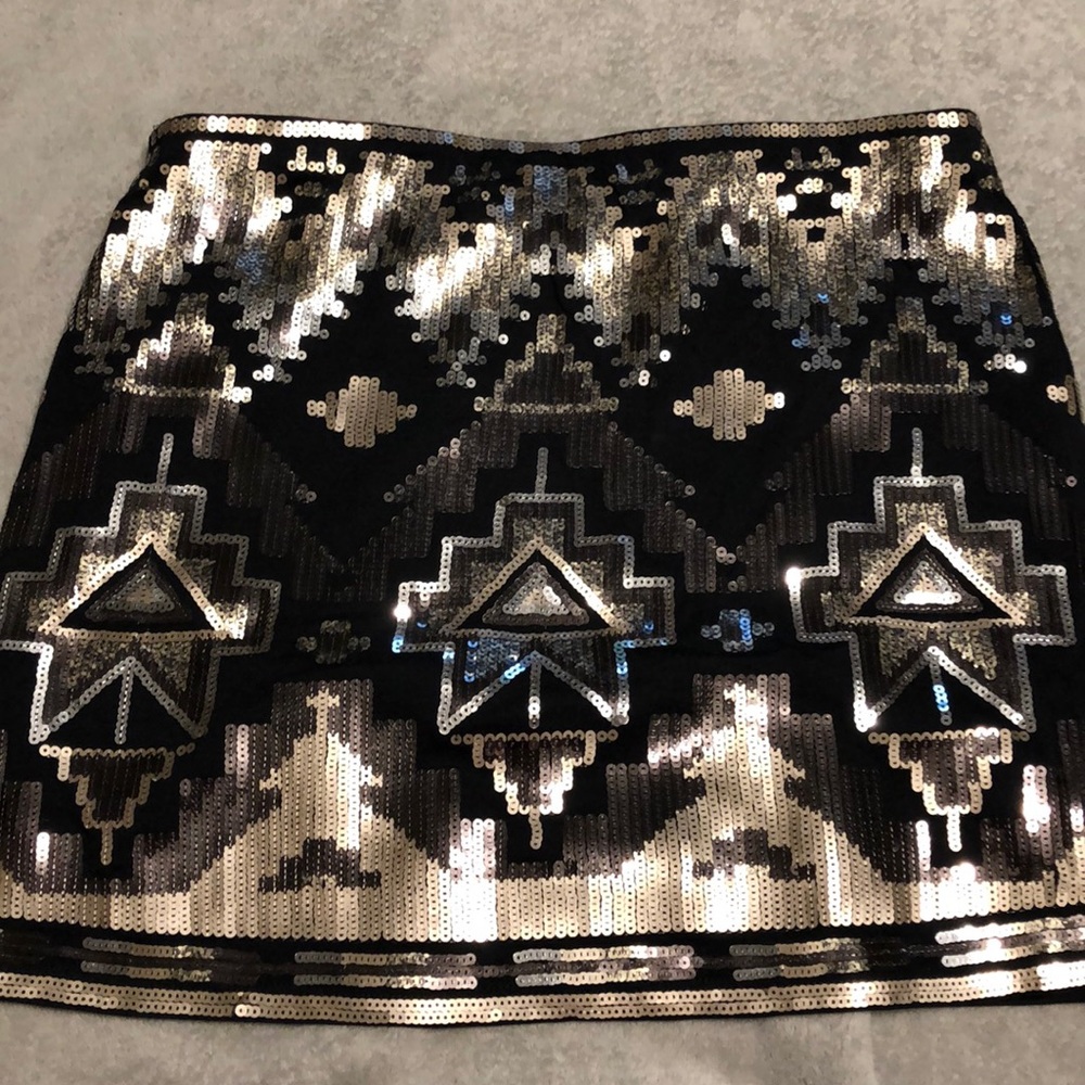 Express sequin mini skirt - Picture 3 of 3